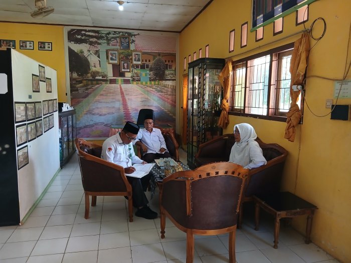 Kasi Pemad Kemenag Bungo Tinjau Ujian Akhir Madrasah