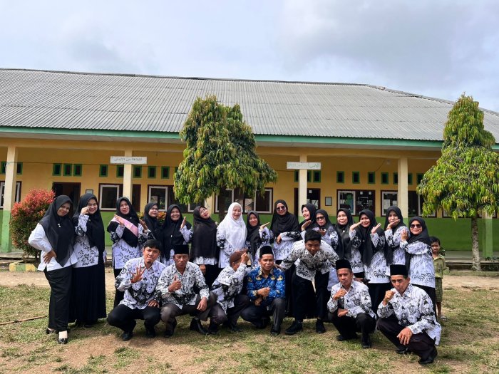 MIN 4 Bungo Apresiasi Peringatan Hari Buruh Nasional